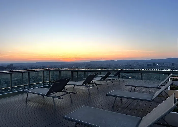 Panorama Sky I Rooftop Pool I Metro Station * Wien
