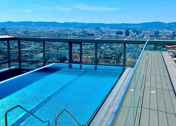 Panorama Sky I Rooftop Pool I Metro Station Apartment *